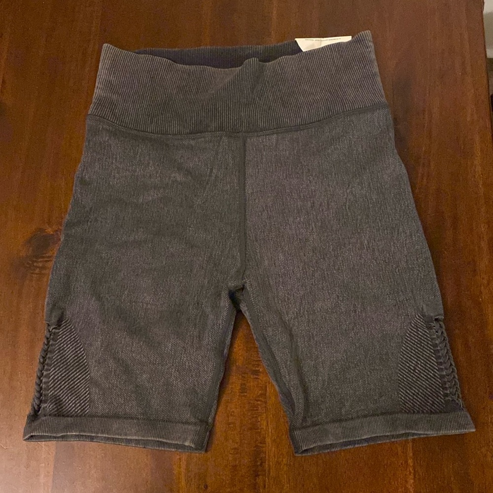 Aerie Gray Biker Shorts - Picture 1 of 4